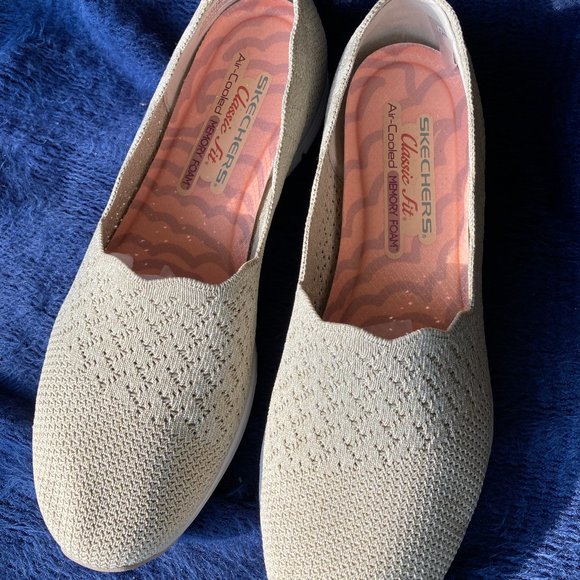 NWOT SKECHERS classic fit Natural size 10 - Picture 1 of 5